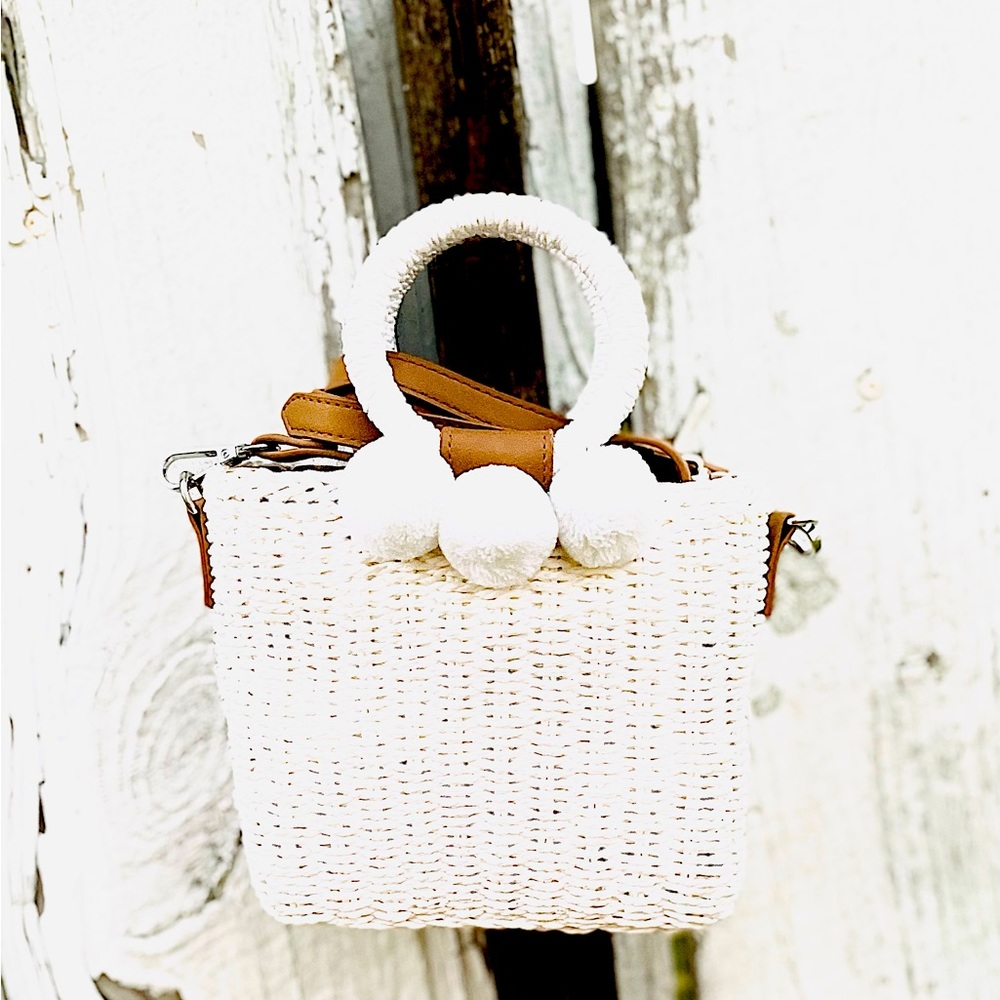 Cute basket weave Purse with a Verse 🙏🏻